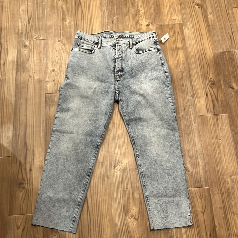 NWT Old Navy Extra High-Rise Sky-Hi Straight jeans, Size 16